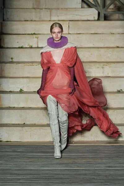 Look 98